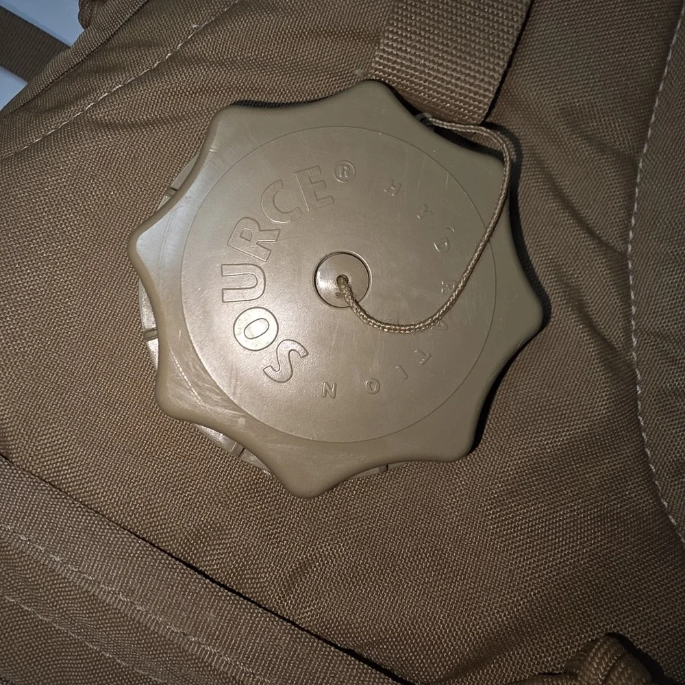 SOURCE HYDRATION SYSTEM W/ BLADDER, HOSE USMC TACTICAL 3L COYOTE‎ BROWN